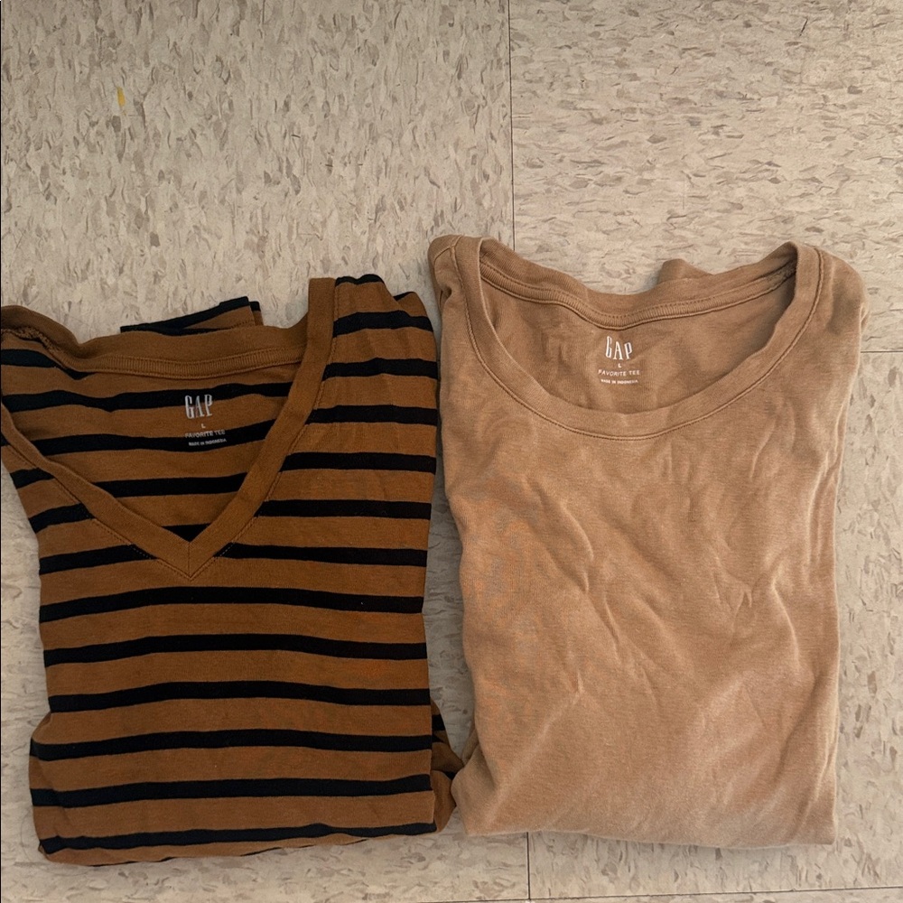 BUNDLE of Gap Shirts